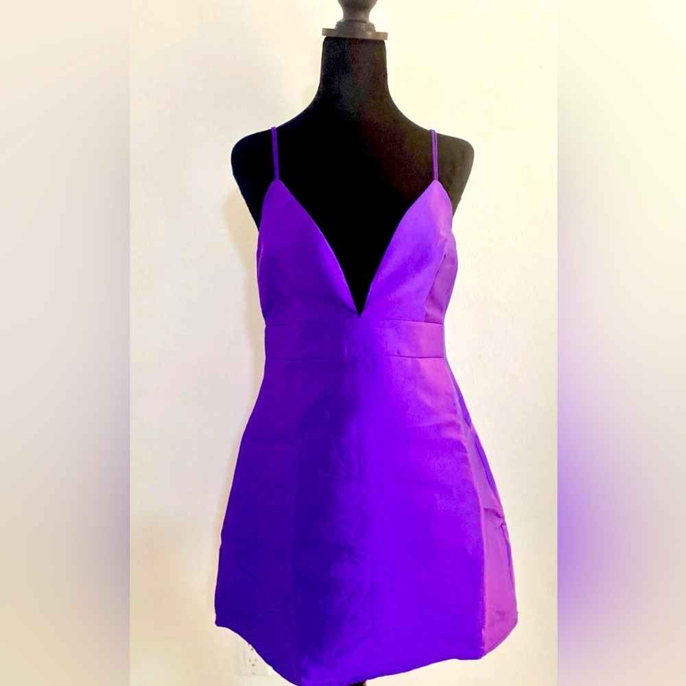 Lulus Glamorous Life Mini Dress Size XS Purple Sleeveless A-line Taffeta V-Nexc